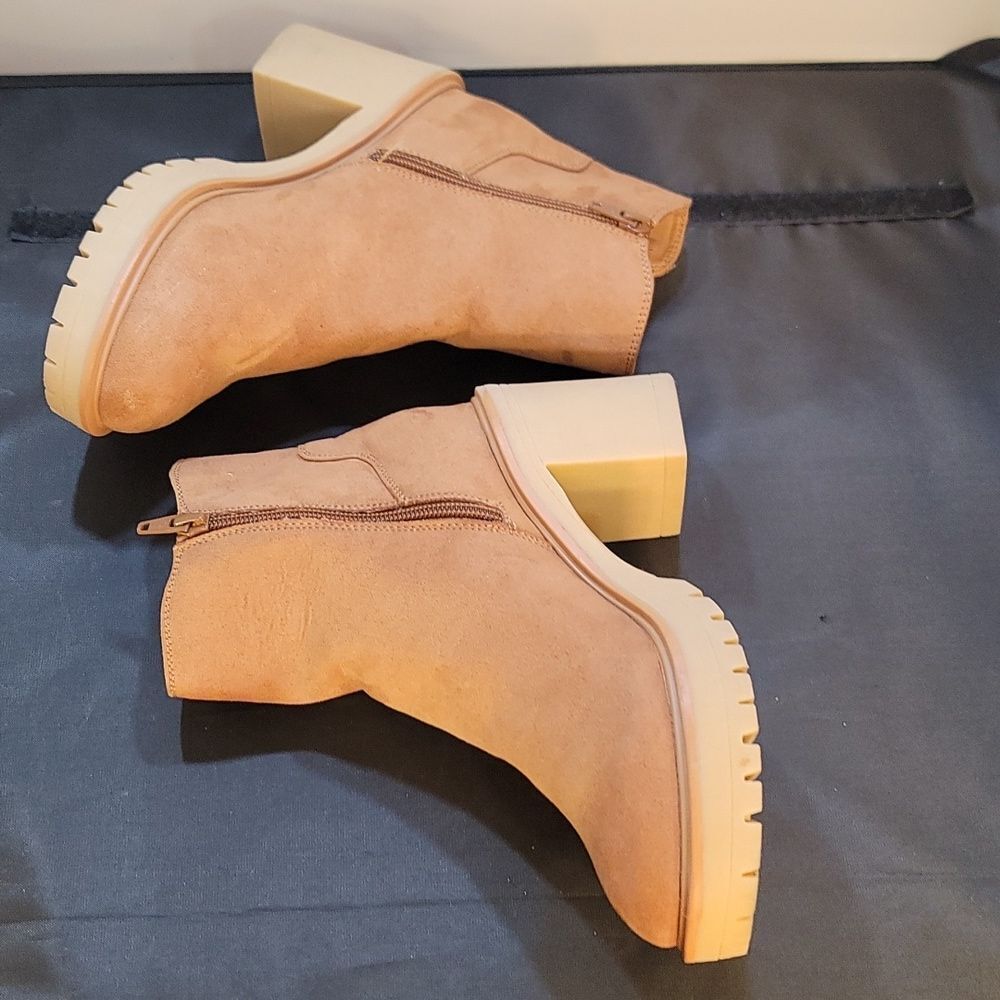 Universal Thread Women's Katrina Platform Boots - image 7